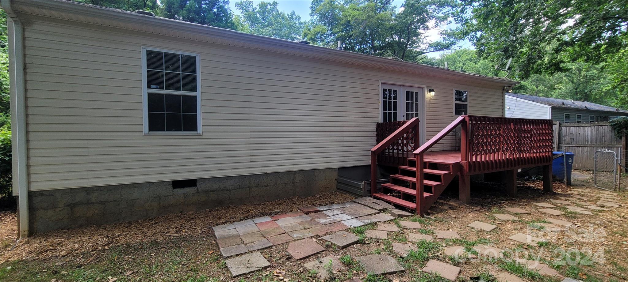 24 Iris Street Asheville NC 28803