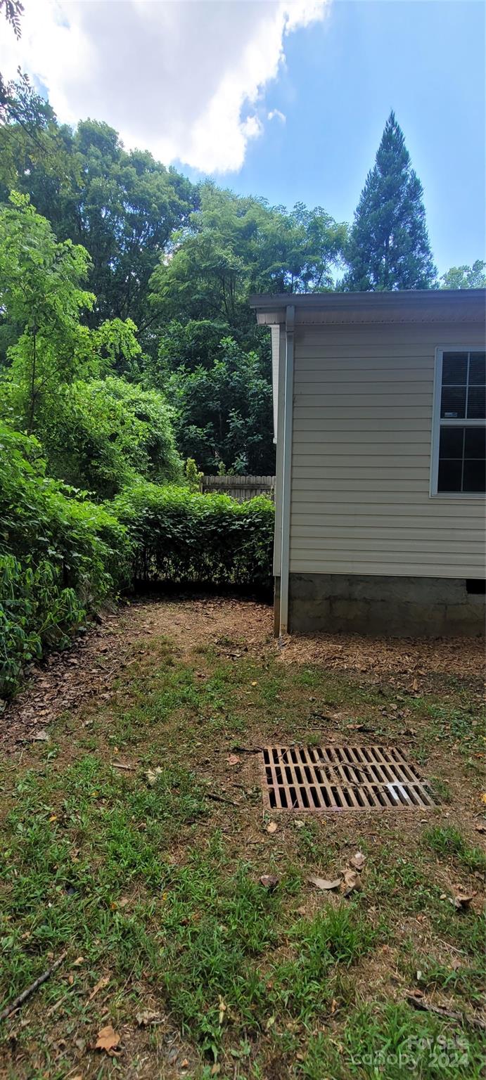 24 Iris Street Asheville NC 28803