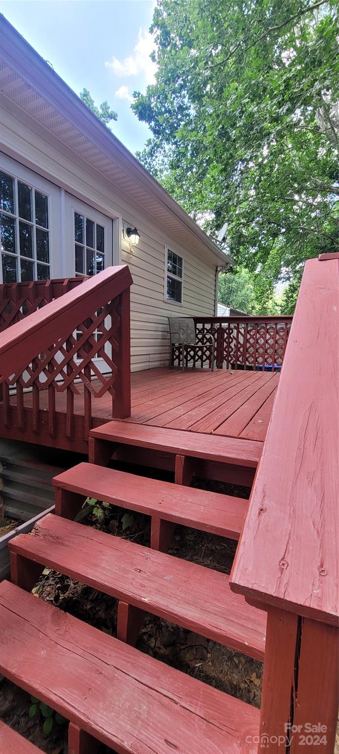 24 Iris Street Asheville NC 28803