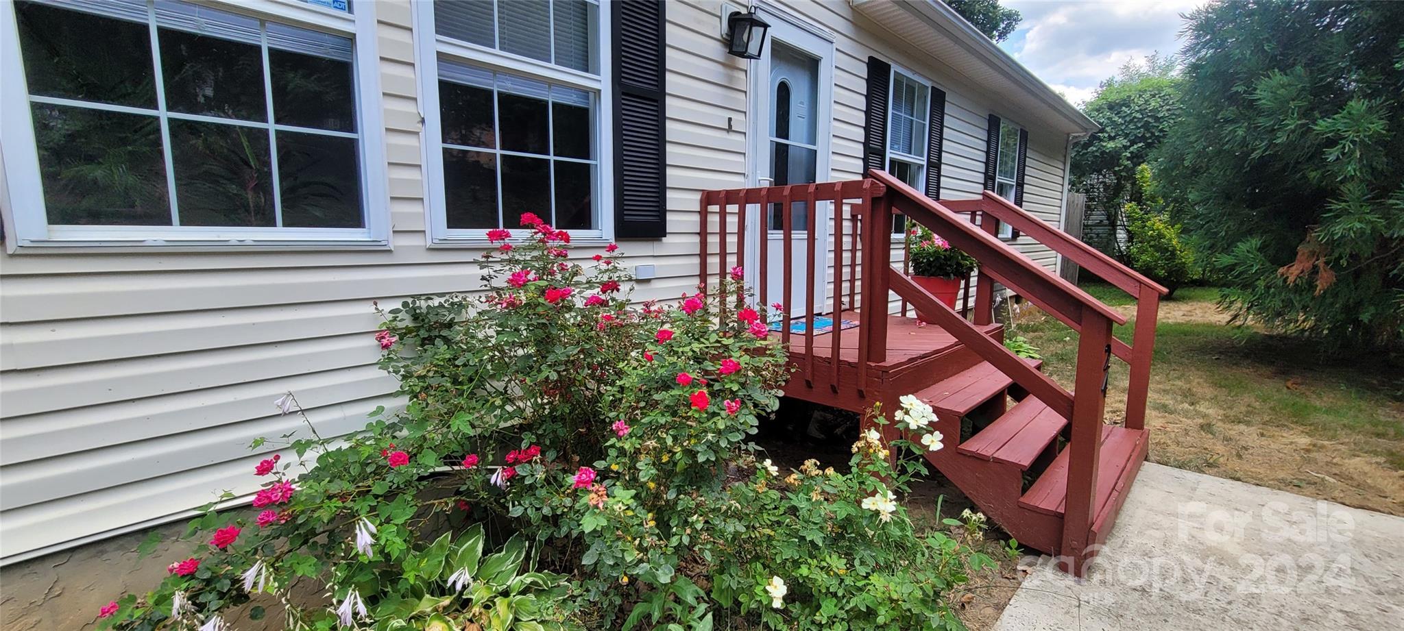 24 Iris Street Asheville NC 28803