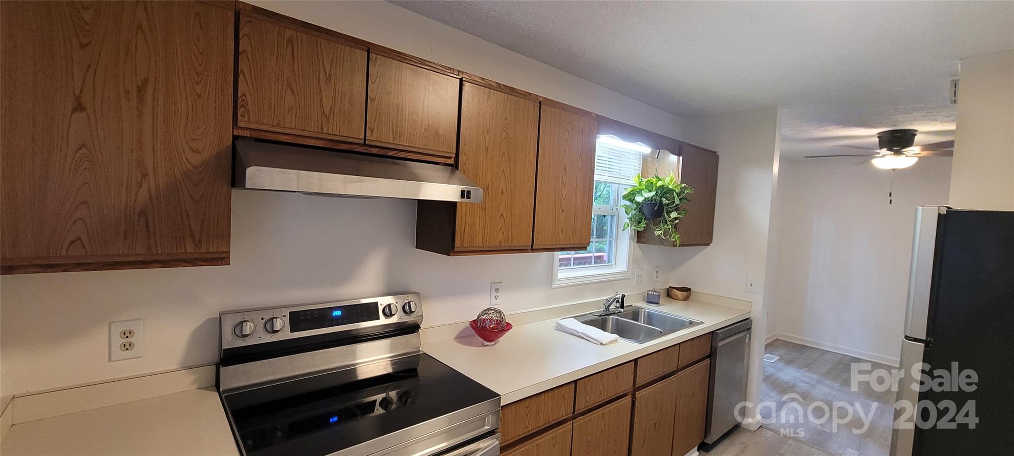 24 Iris Street Asheville NC 28803