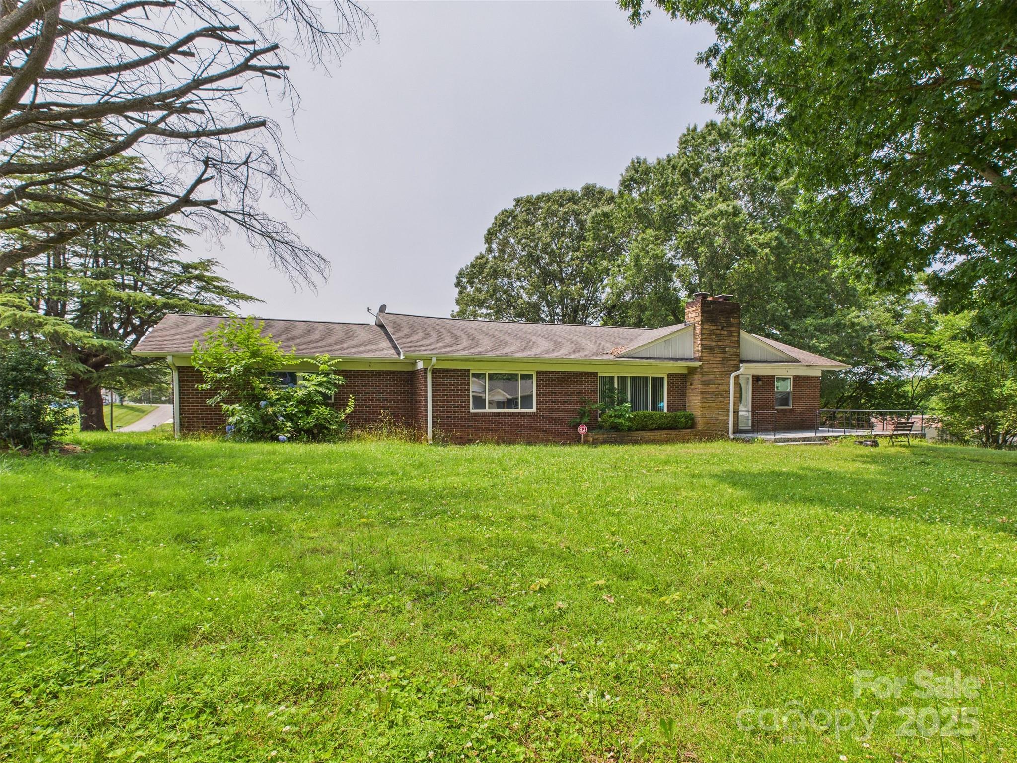 61 23rd Street NW Hickory NC 28601