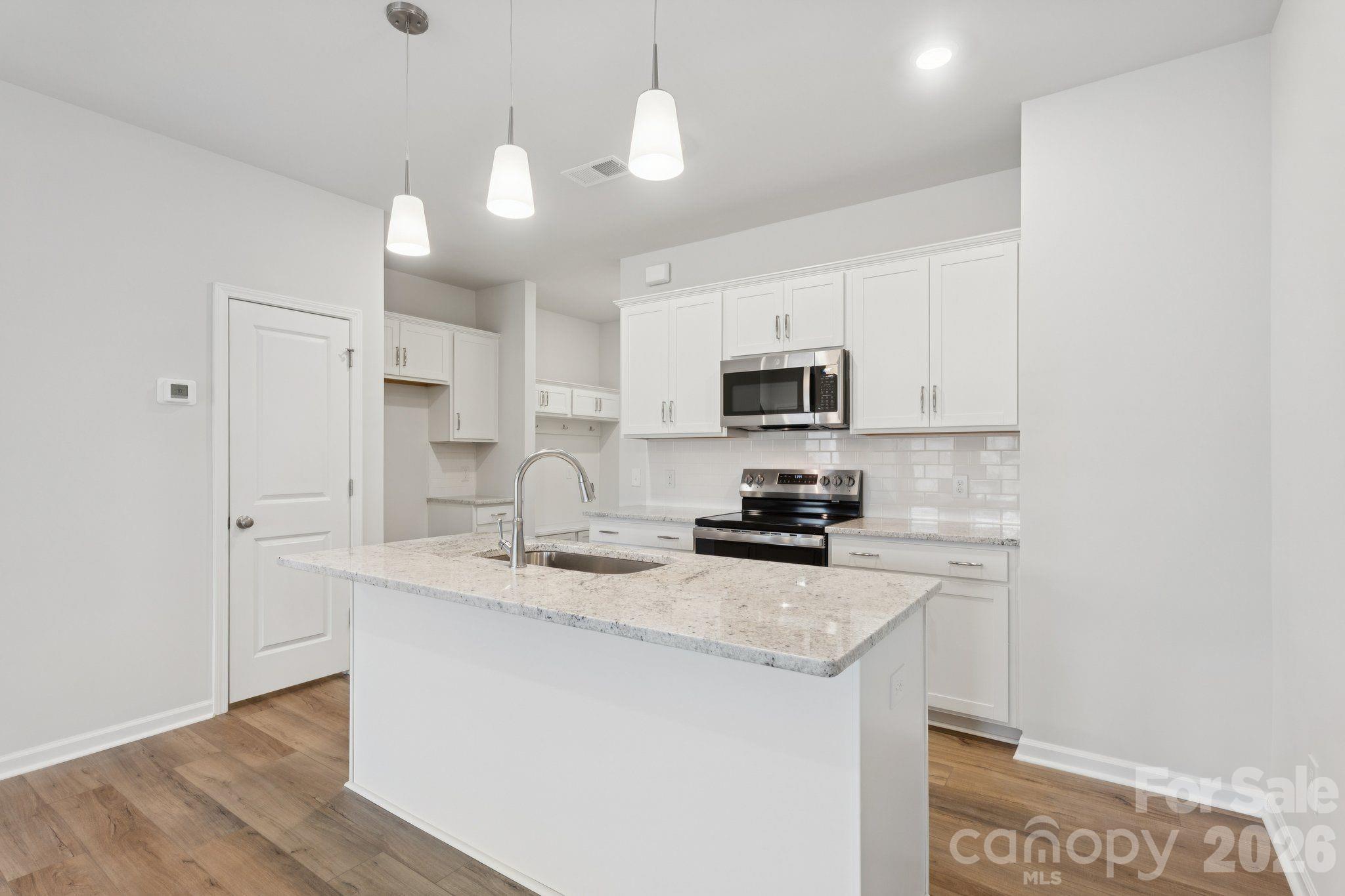 4628 Lakeview Road Charlotte NC 28216