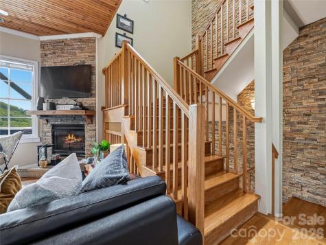 95 Breakaway Trail Mars Hill NC 28754