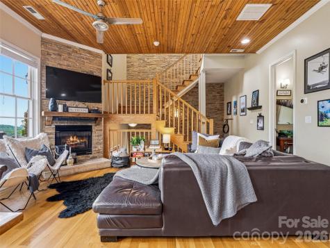 95 Breakaway Trail Mars Hill NC 28754