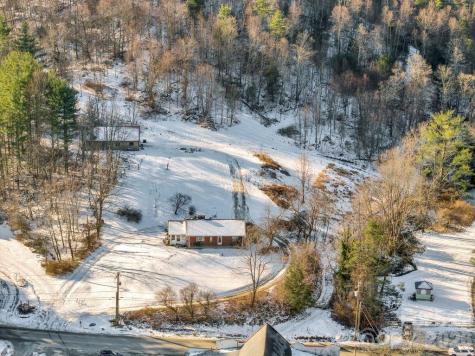 3606 Nc Highway 194 S Sugar Grove NC 28679