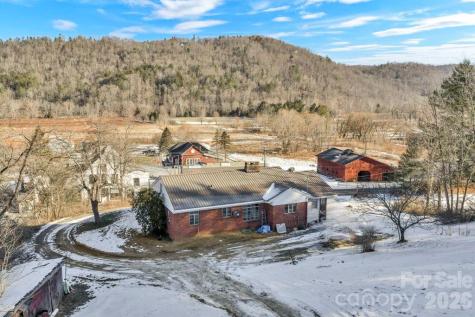 3606 Nc Highway 194 S Sugar Grove NC 28679