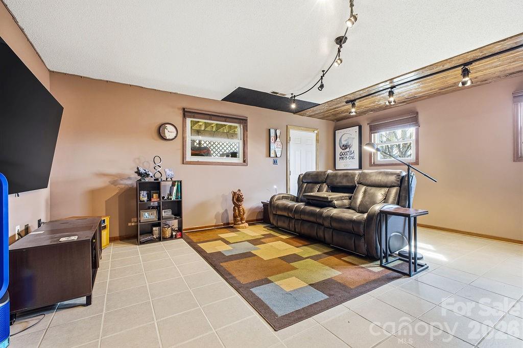 93 Hidden Falls Drive Asheville NC 28804