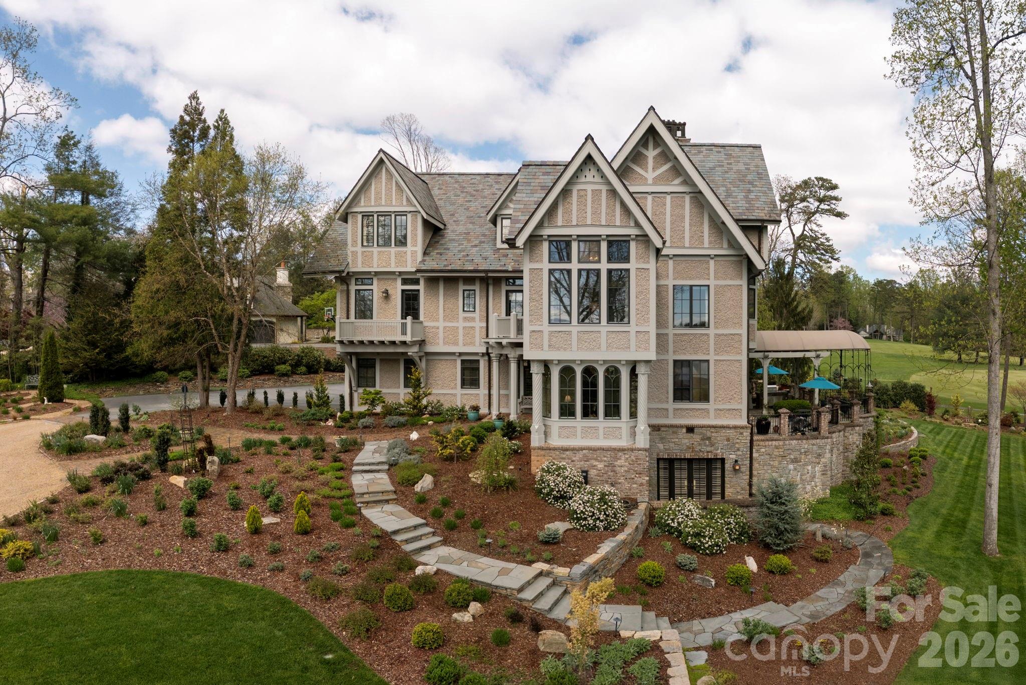 Asheville NC, 8 Fairway Place