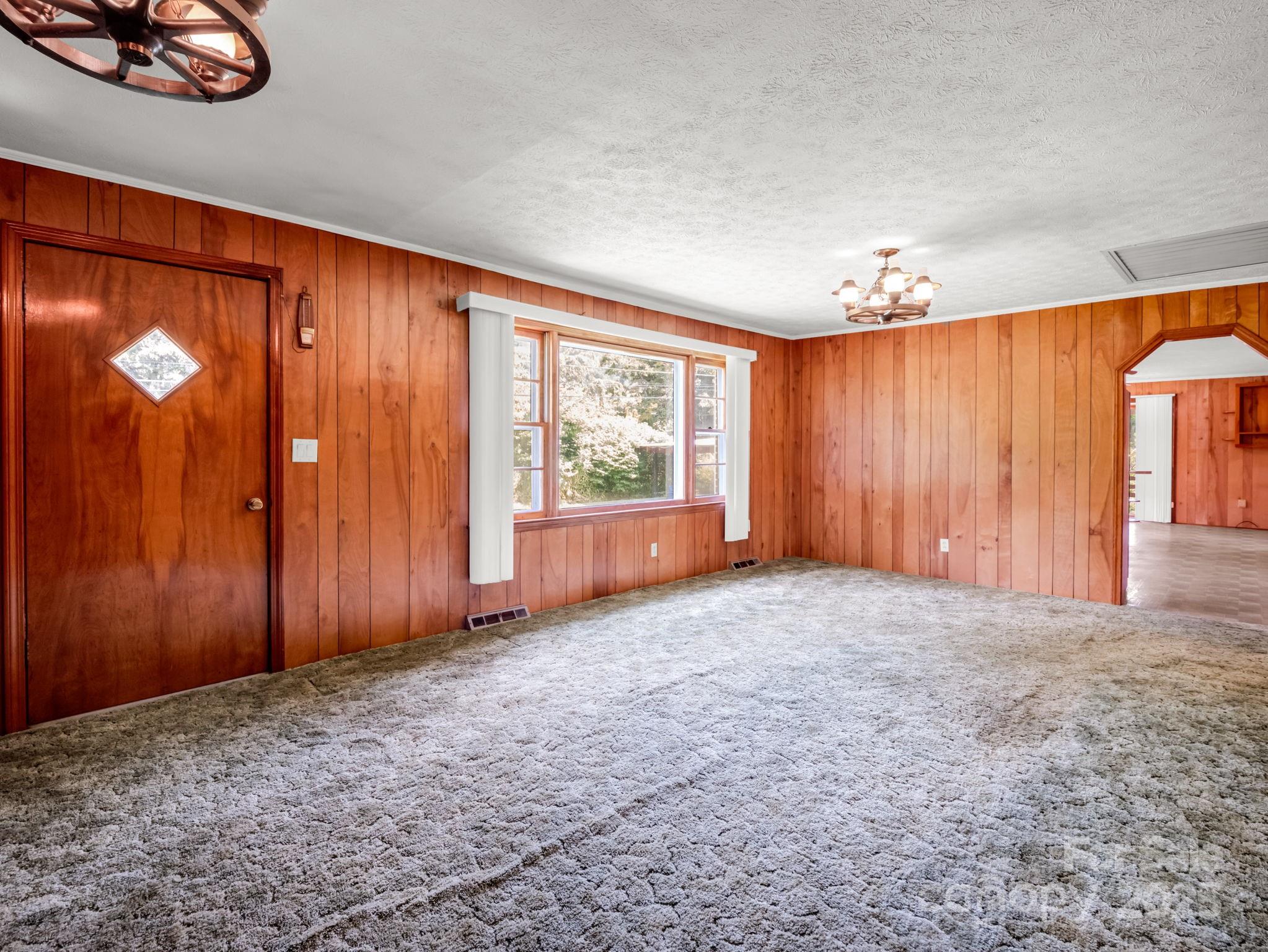 40 Country View Lane Hendersonville NC 28792