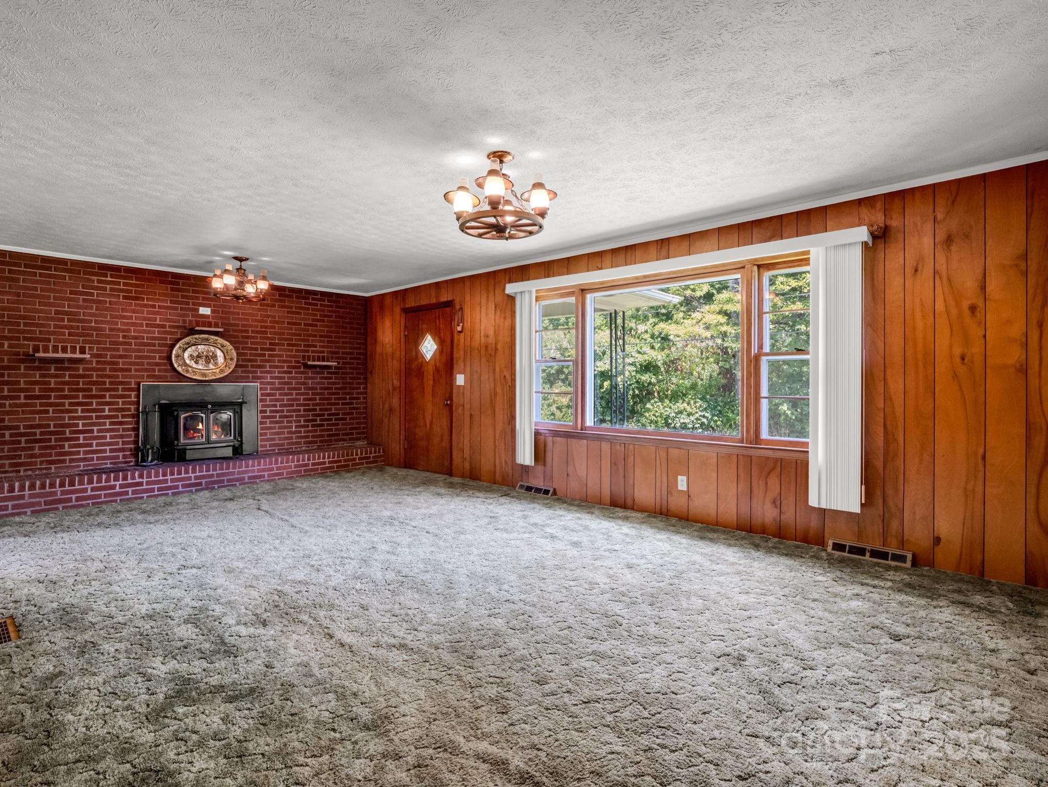 40 Country View Lane Hendersonville NC 28792