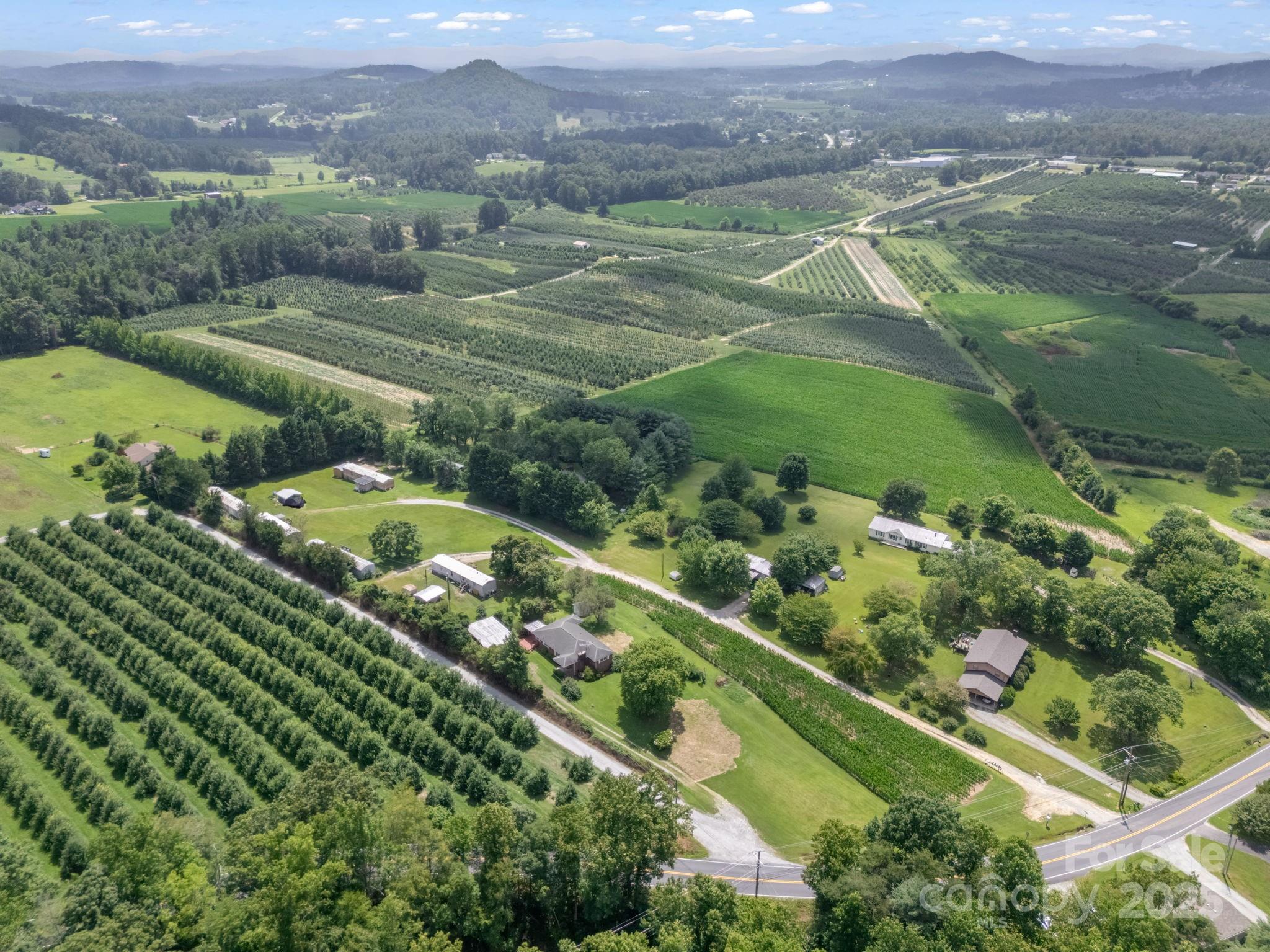 40 Country View Lane Hendersonville NC 28792