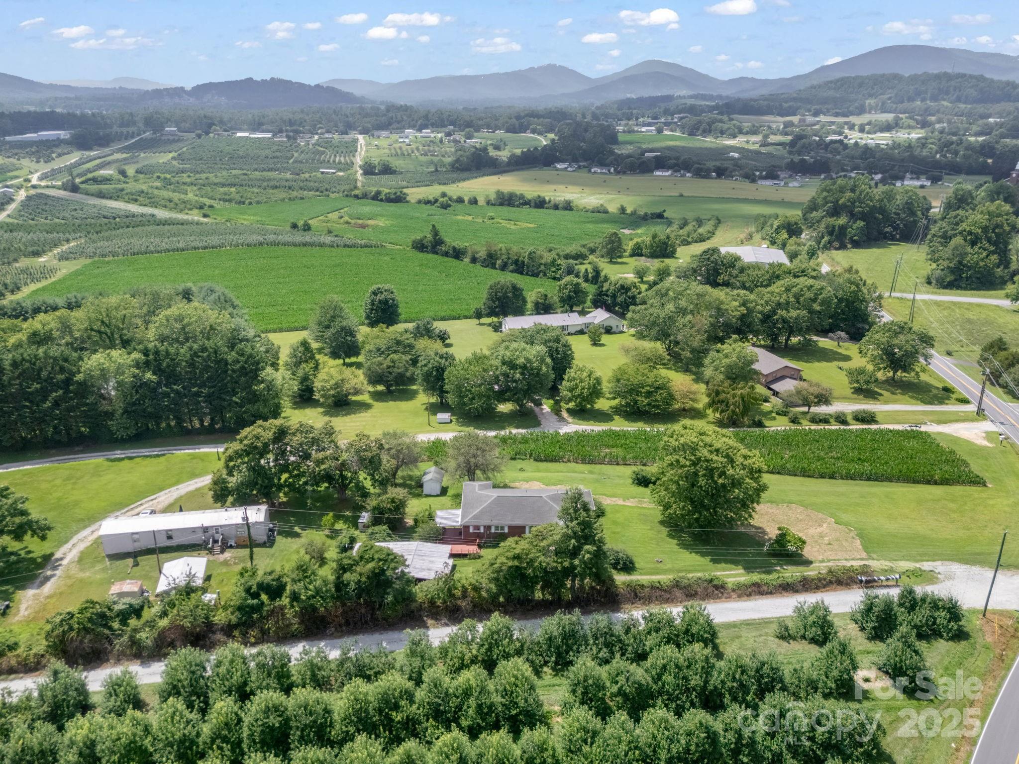 40 Country View Lane Hendersonville NC 28792