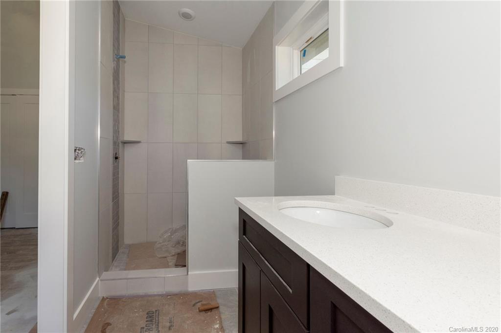 40 Mauricet Lane Asheville NC 28806