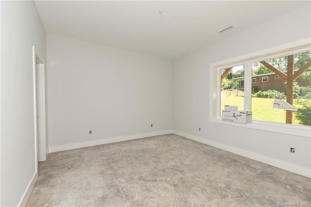 40 Mauricet Lane Asheville NC 28806