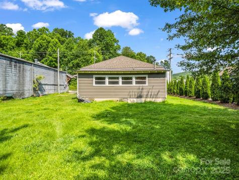 118 Railroad Avenue Brevard NC 28712