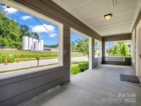 118 Railroad Avenue Brevard NC 28712