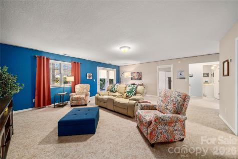 1107 Citation Circle Hendersonville NC 28739