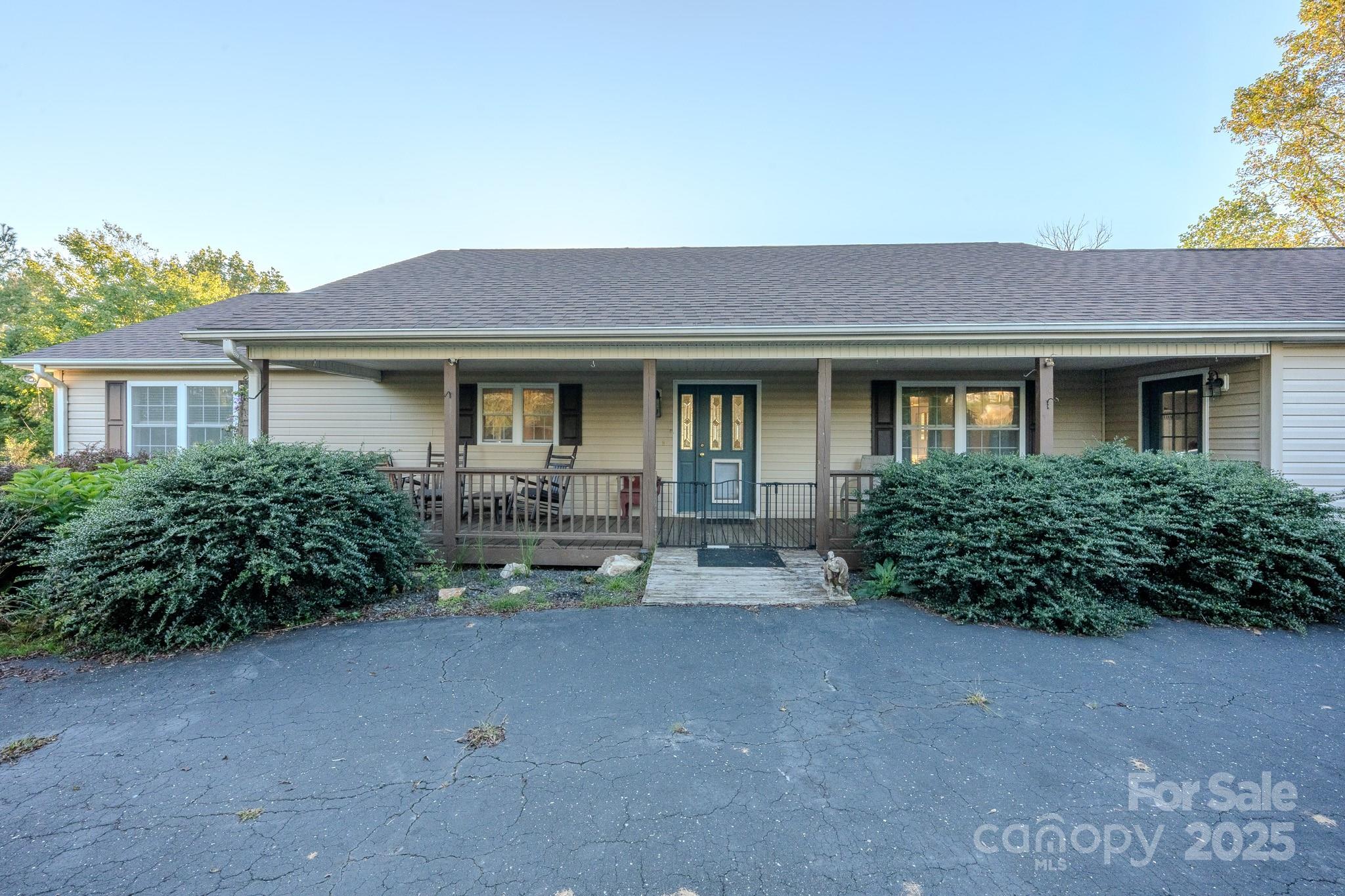 565 Overlook Drive Spruce Pine NC 28777