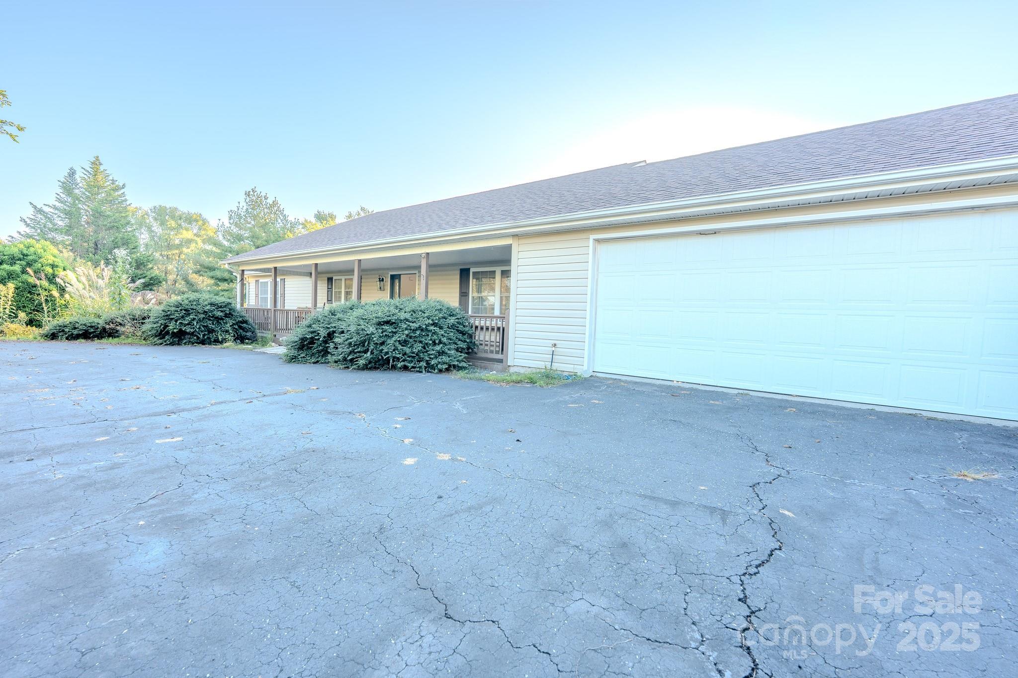565 Overlook Drive Spruce Pine NC 28777