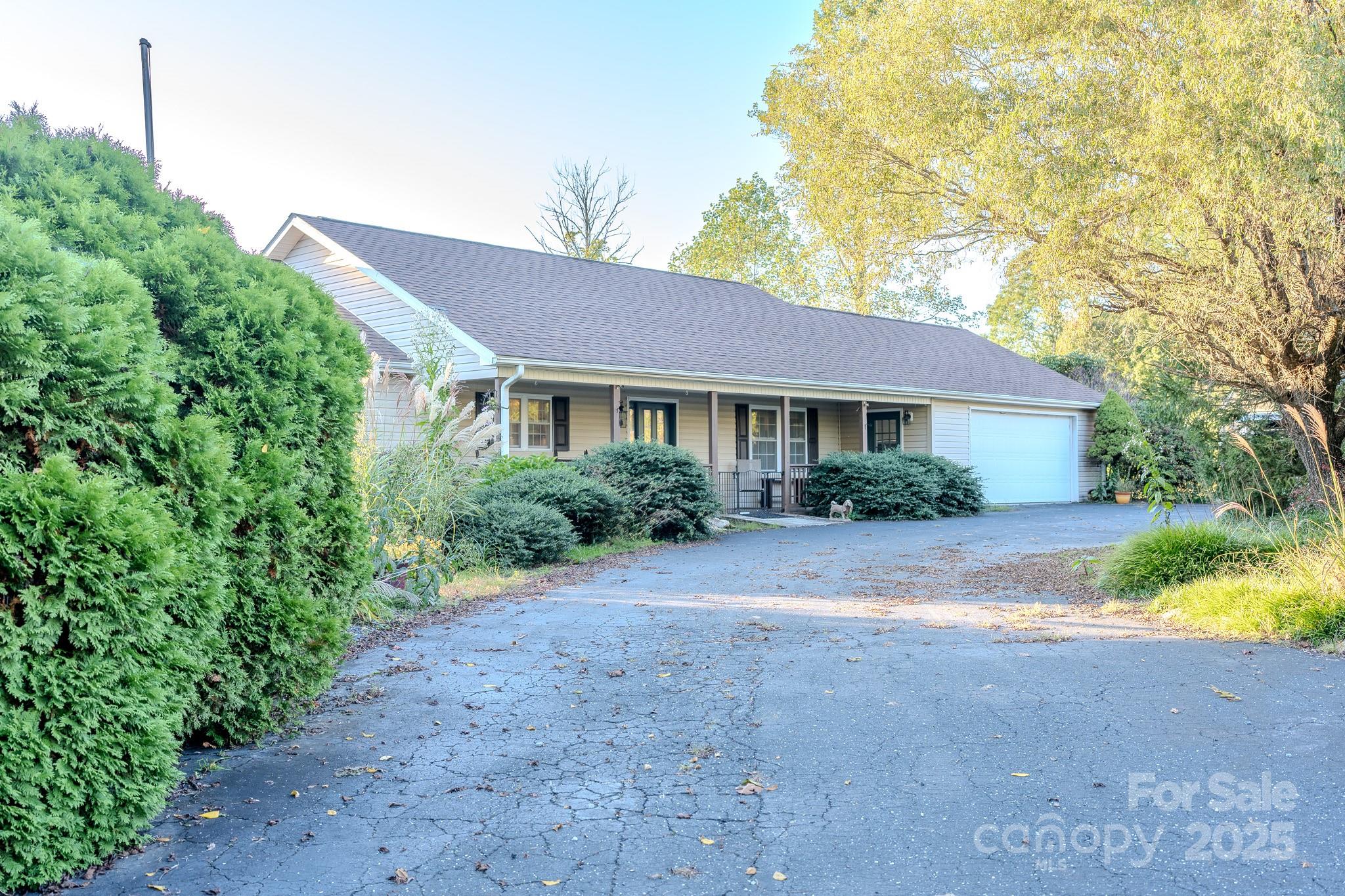 565 Overlook Drive Spruce Pine NC 28777