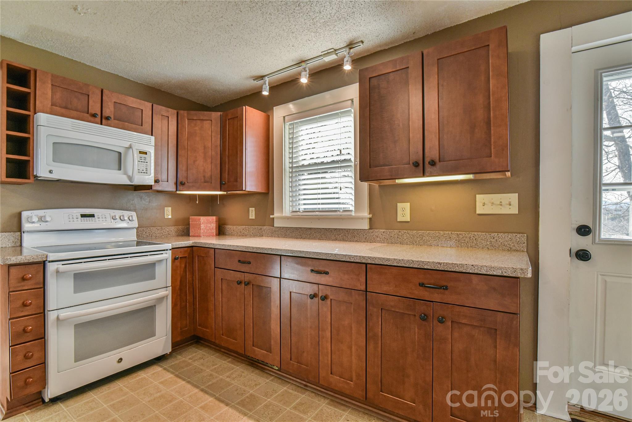 37 Buchanan Place Asheville NC 28801