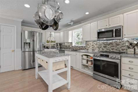 119 Friendly Lane Asheville NC 28806