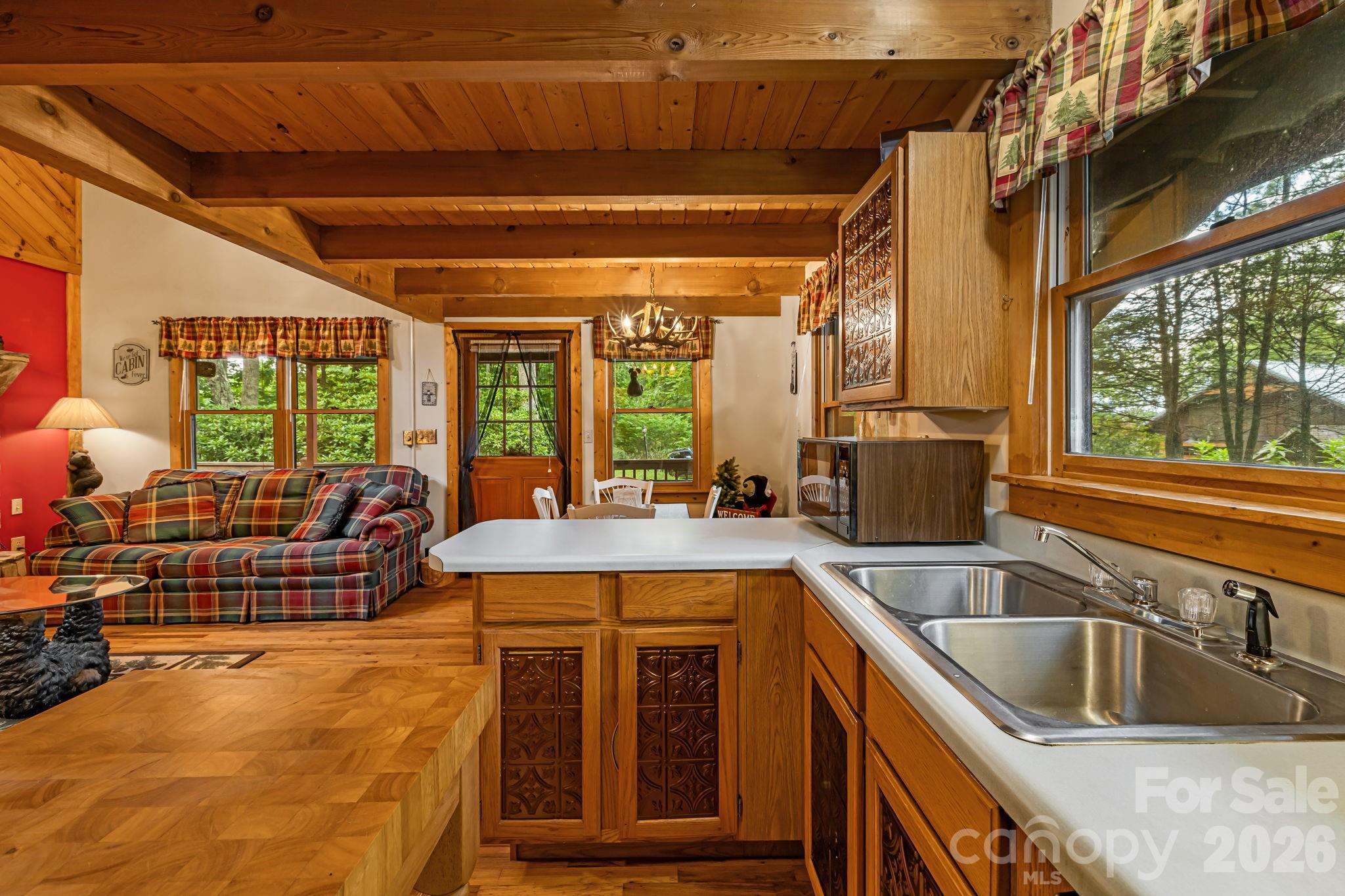 180 Grace Way Green Mountain NC 28740