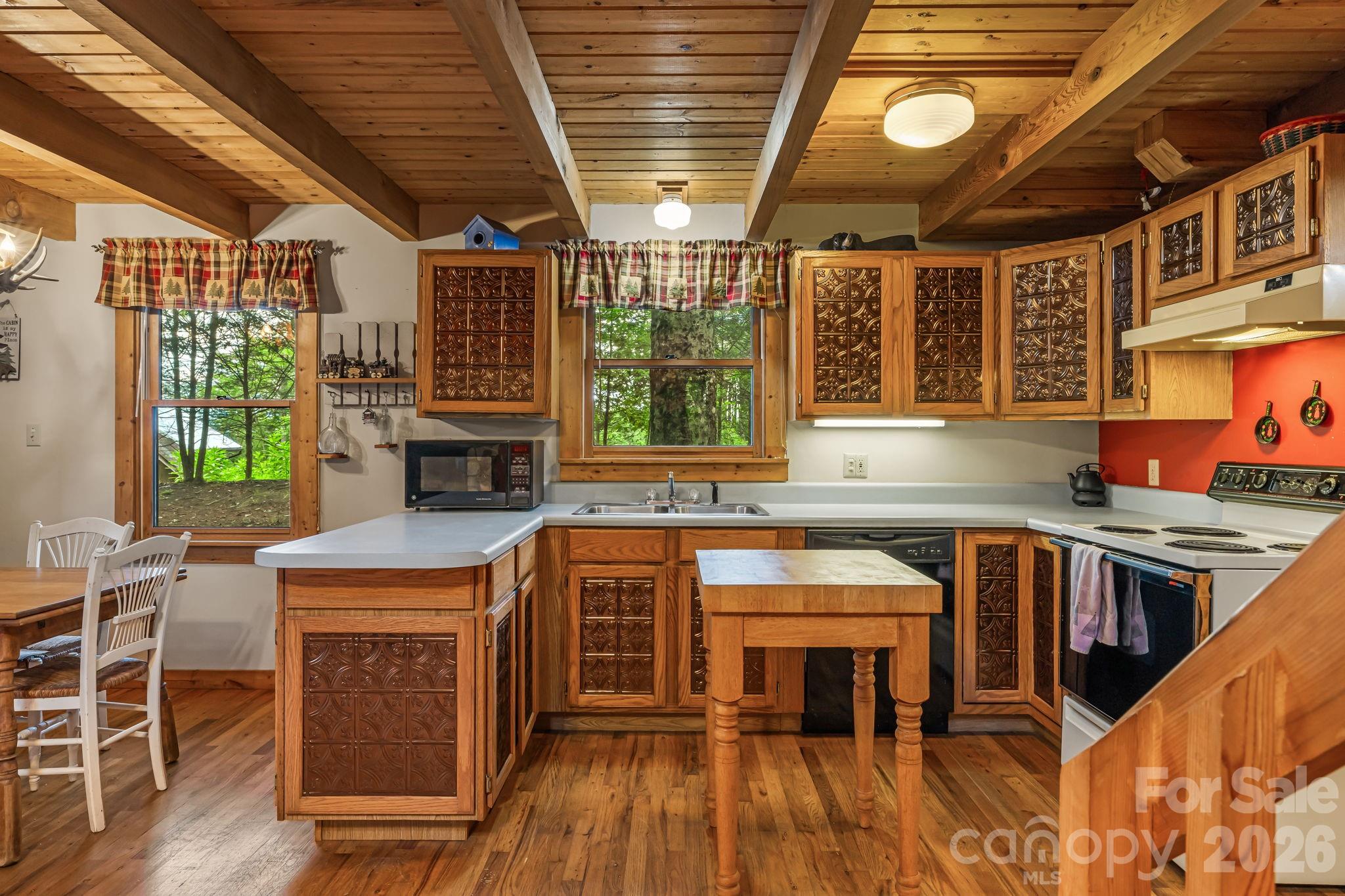 180 Grace Way Green Mountain NC 28740