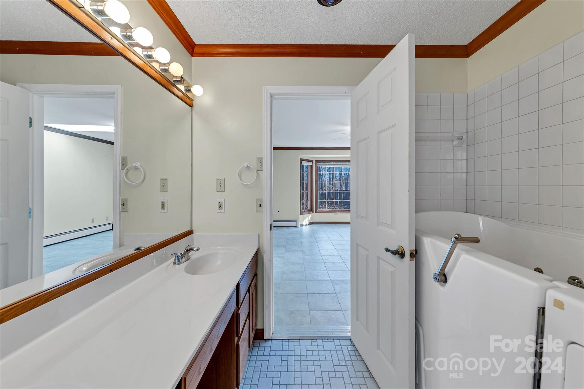 8 Indian Ridge Road Asheville NC 28803