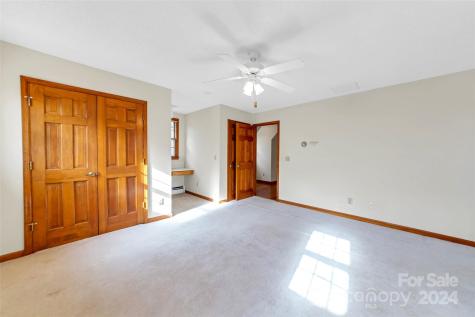 8 Indian Ridge Road Asheville NC 28803