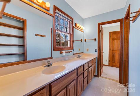 8 Indian Ridge Road Asheville NC 28803