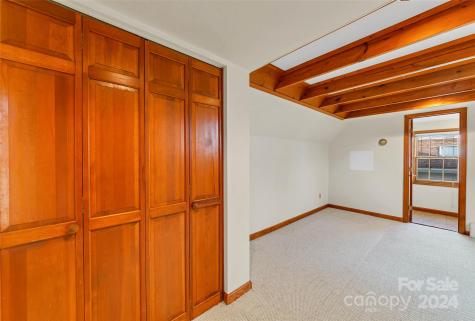 8 Indian Ridge Road Asheville NC 28803