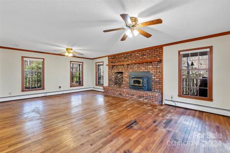 8 Indian Ridge Road Asheville NC 28803