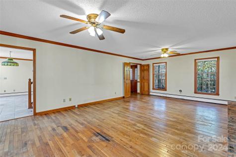 8 Indian Ridge Road Asheville NC 28803