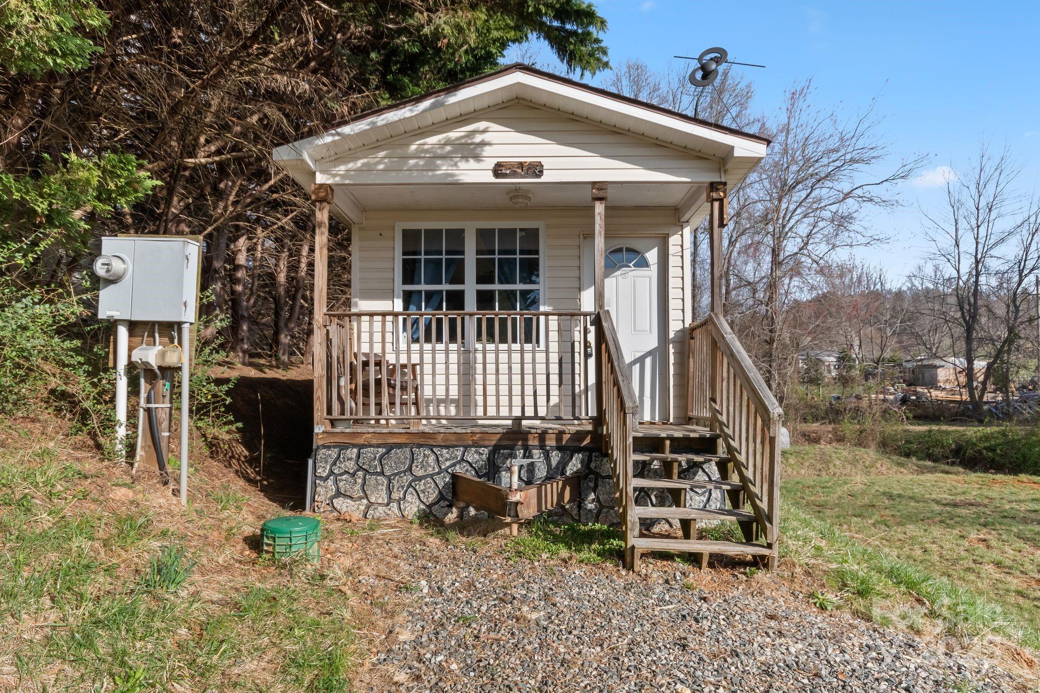 15 Country Ridge Drive Leicester NC 28748