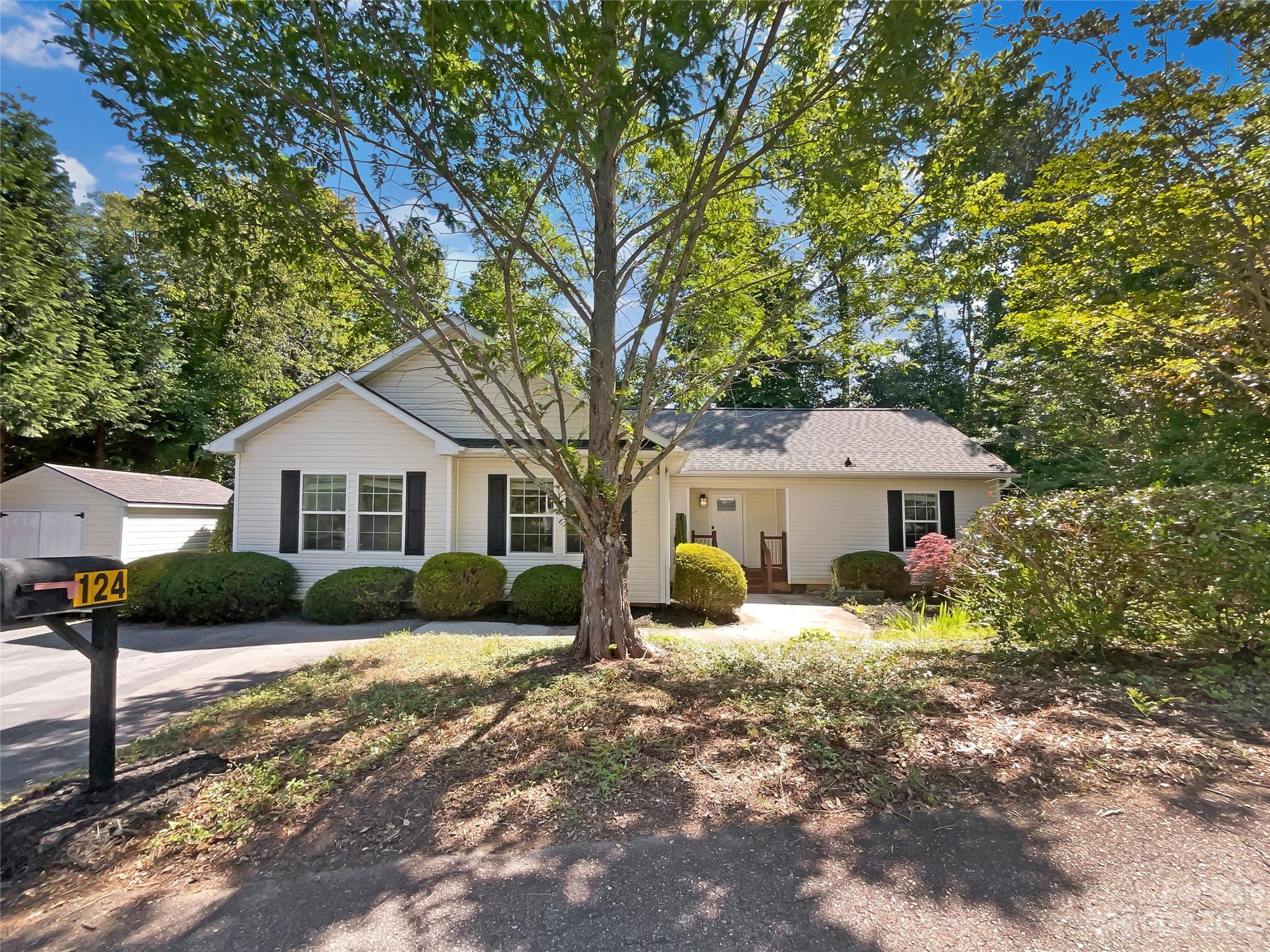 124 Wilde Brook Drive Asheville NC 28806