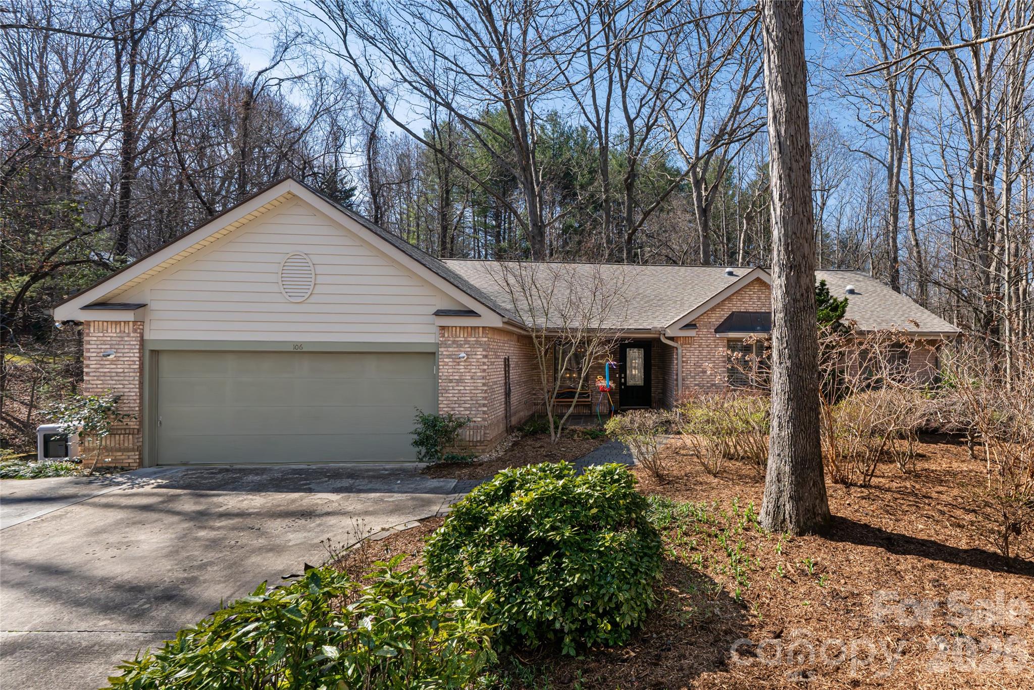 106 Oak Hollow Court Asheville NC 28805