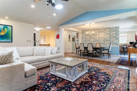 106 Oak Hollow Court Asheville NC 28805
