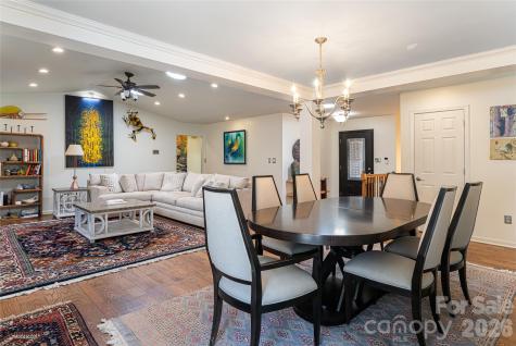 106 Oak Hollow Court Asheville NC 28805