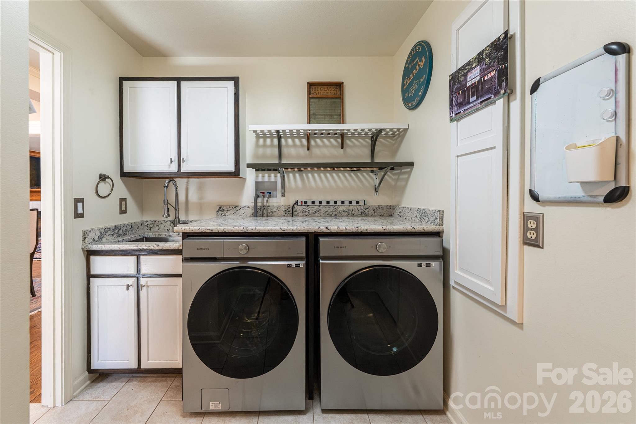 106 Oak Hollow Court Asheville NC 28805