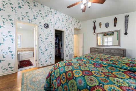 106 Oak Hollow Court Asheville NC 28805