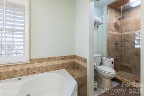106 Oak Hollow Court Asheville NC 28805