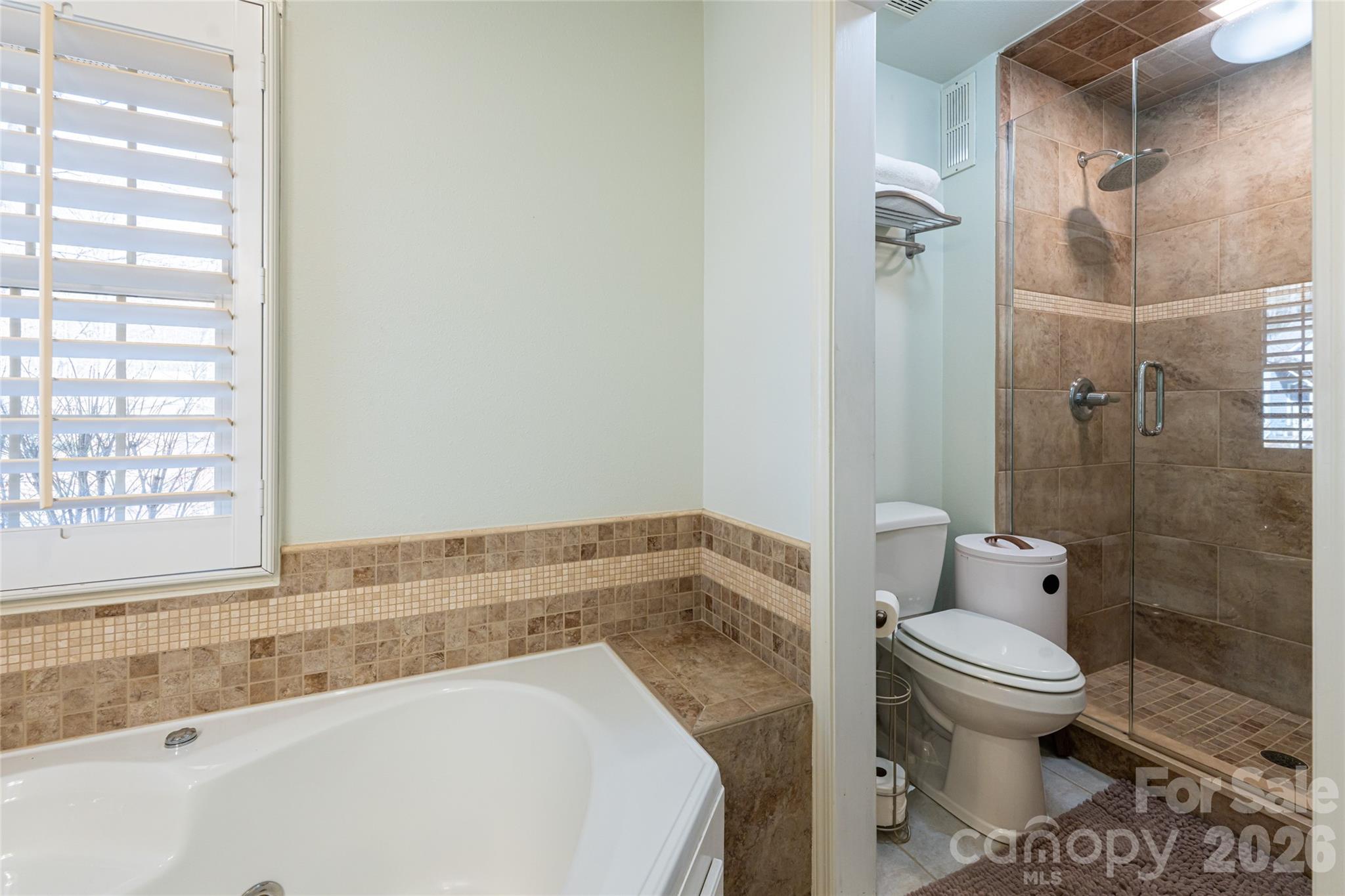 106 Oak Hollow Court Asheville NC 28805