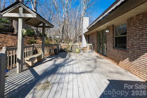 106 Oak Hollow Court Asheville NC 28805