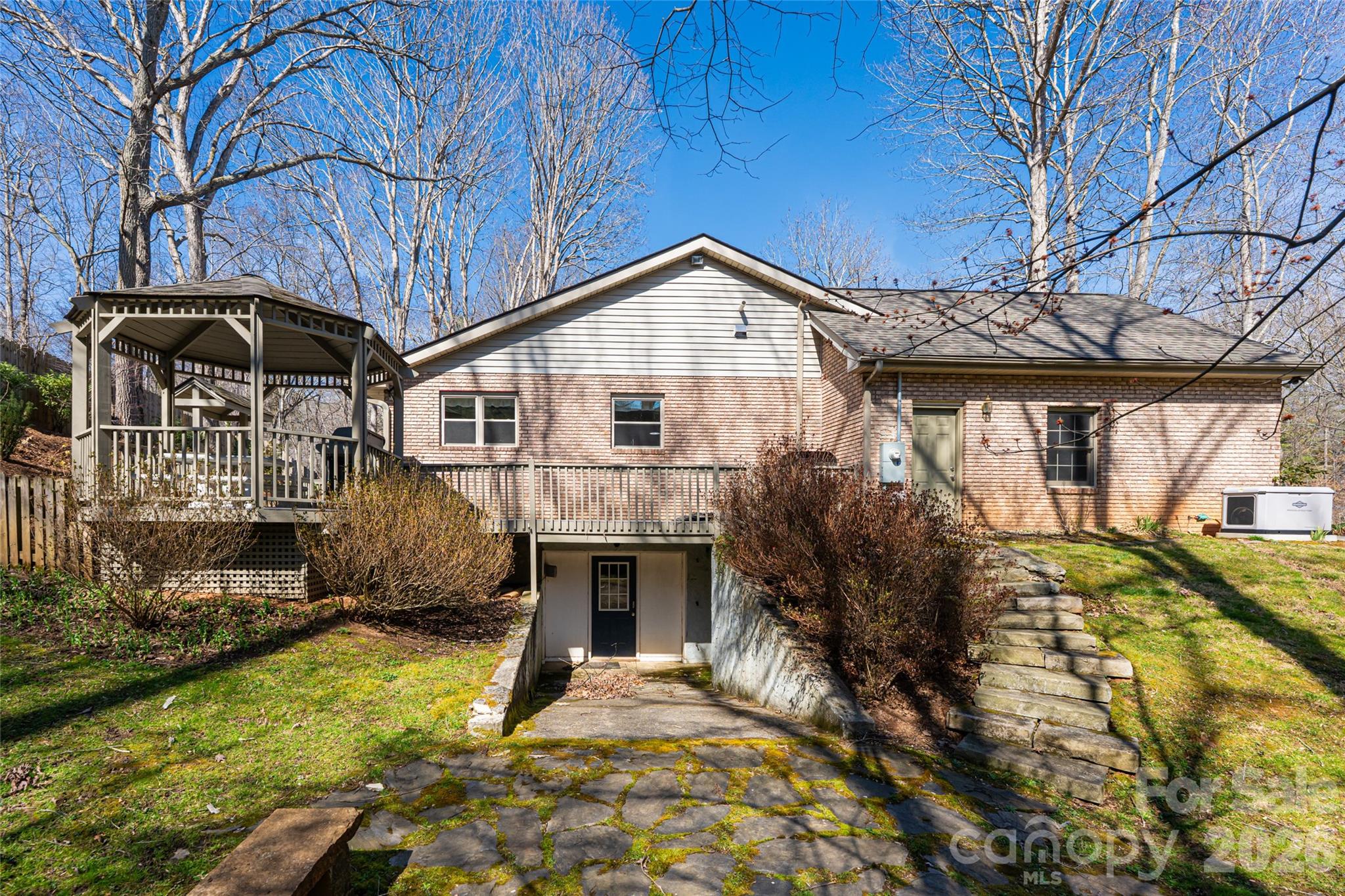106 Oak Hollow Court Asheville NC 28805