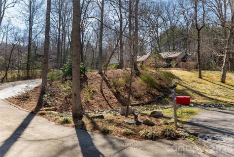 106 Oak Hollow Court Asheville NC 28805
