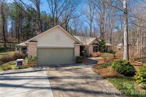 106 Oak Hollow Court Asheville NC 28805