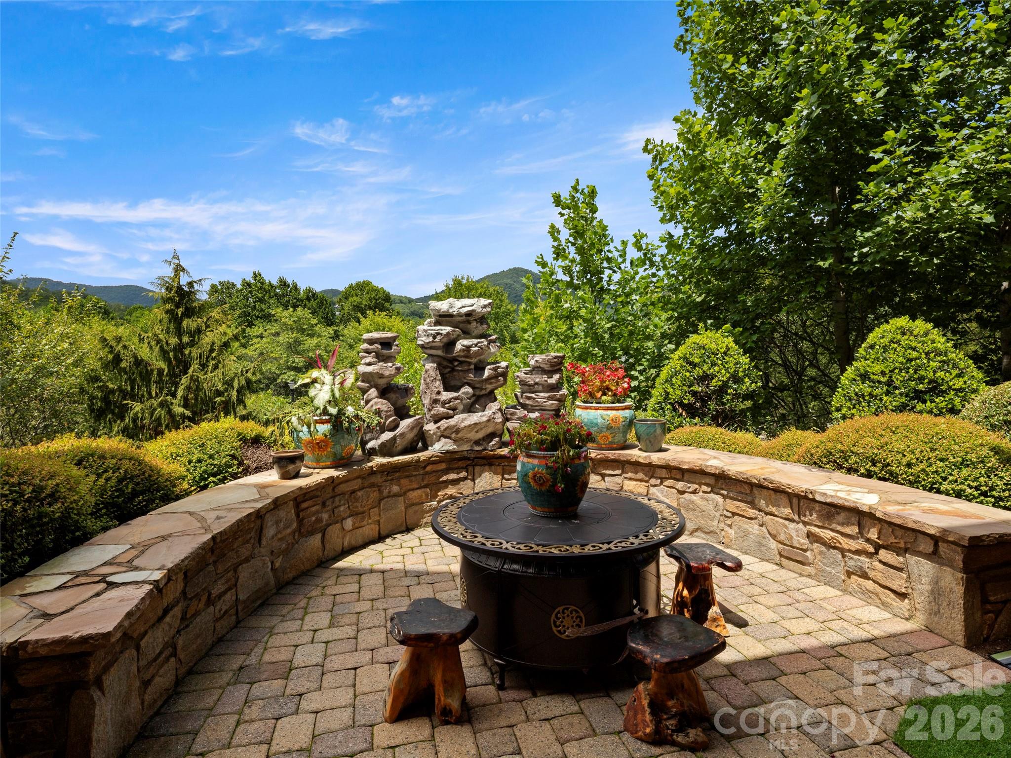 26 Village Oak Drive Arden NC 28704
