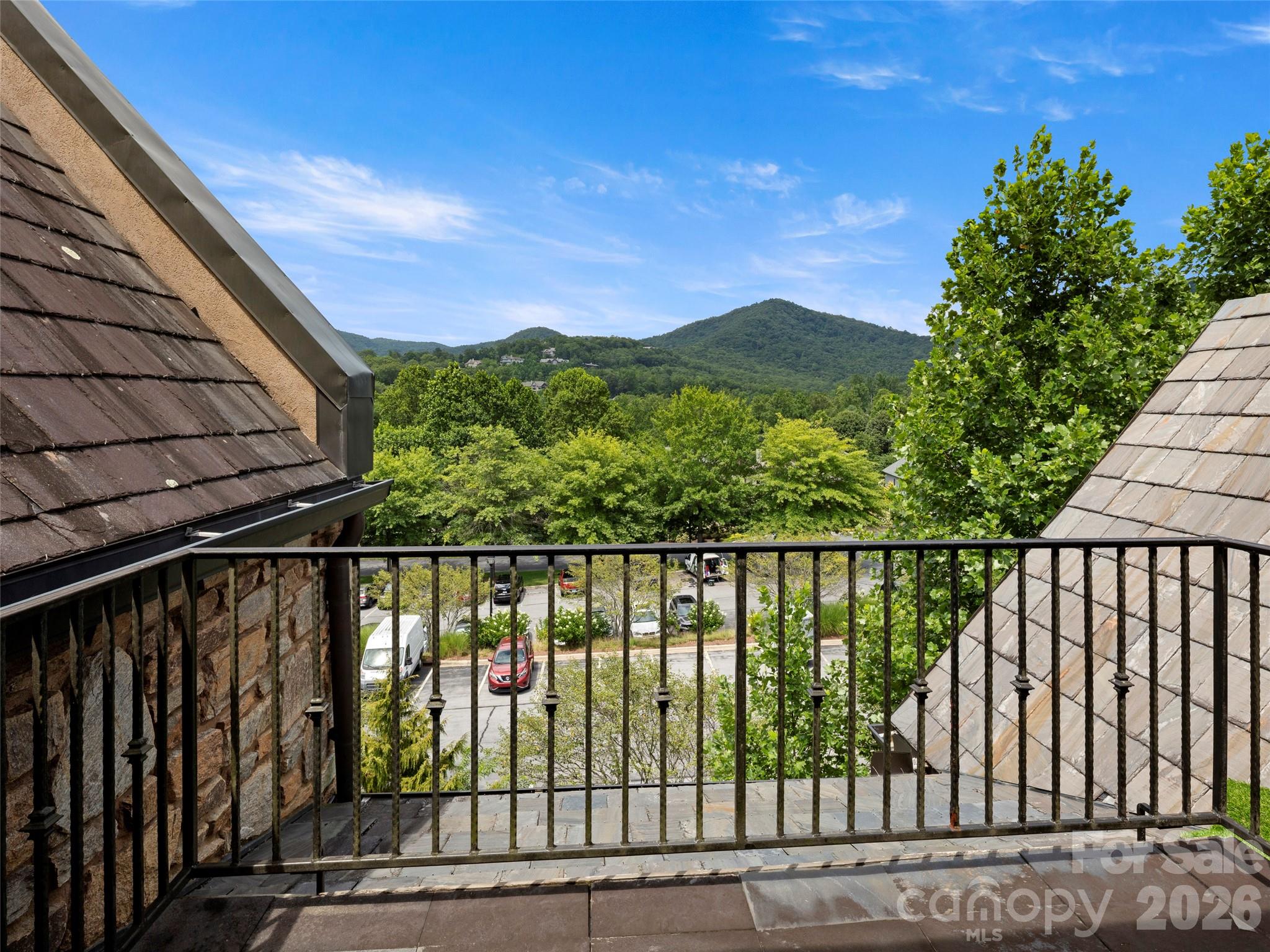 26 Village Oak Drive Arden NC 28704
